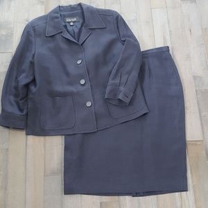 Linda Allard Ellen Tracy Navy Linen-Silk Suit